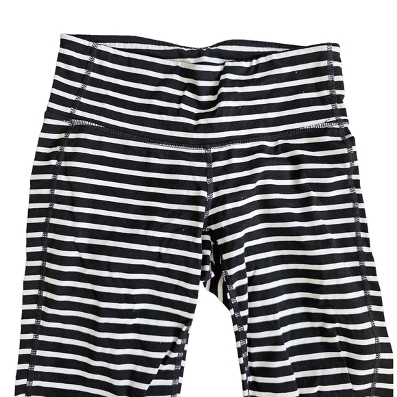 Athleta Black & White Stripe crop Leggings size XS - Picture 3 of 9